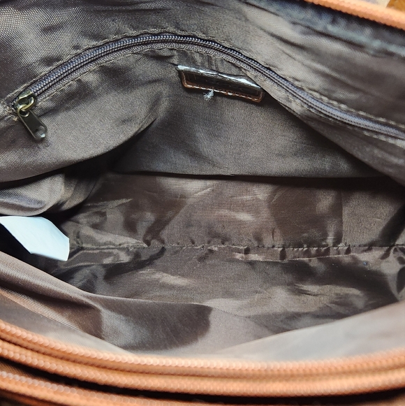 BOC Embossed Faux Leather Shoulder Purse - Picture 6 of 7